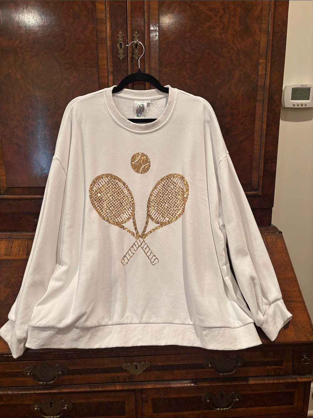 Queen of SPARKLES sweatshirt! You would be the Queen of the court in this!